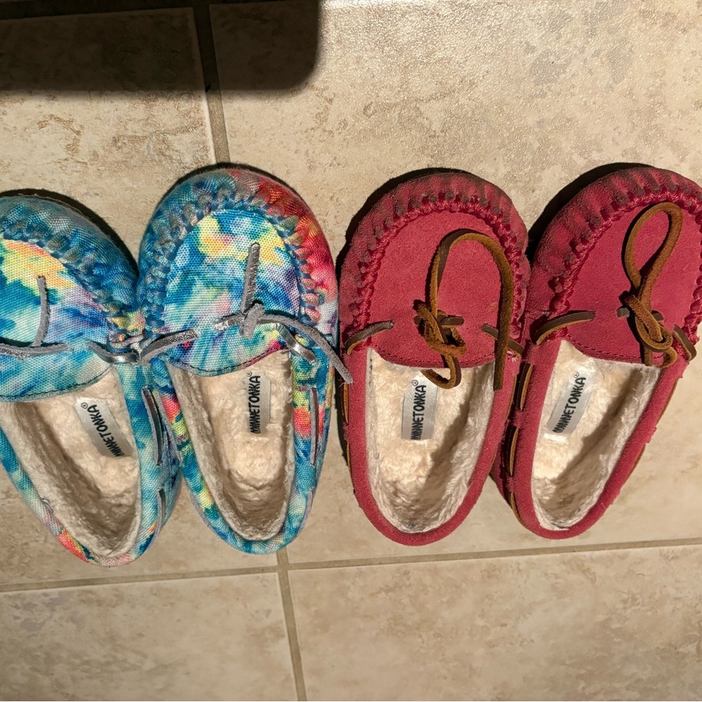 Minnetonka Pink and Tye dye Moccasins